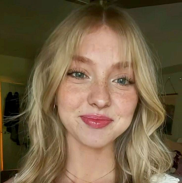 files/freckledfaces_freckle_freckled_makeup_frecklesmakeup_freckleseason_model_fashion_portrait_freckless_frecklesgirl_freckledgirl.jpg